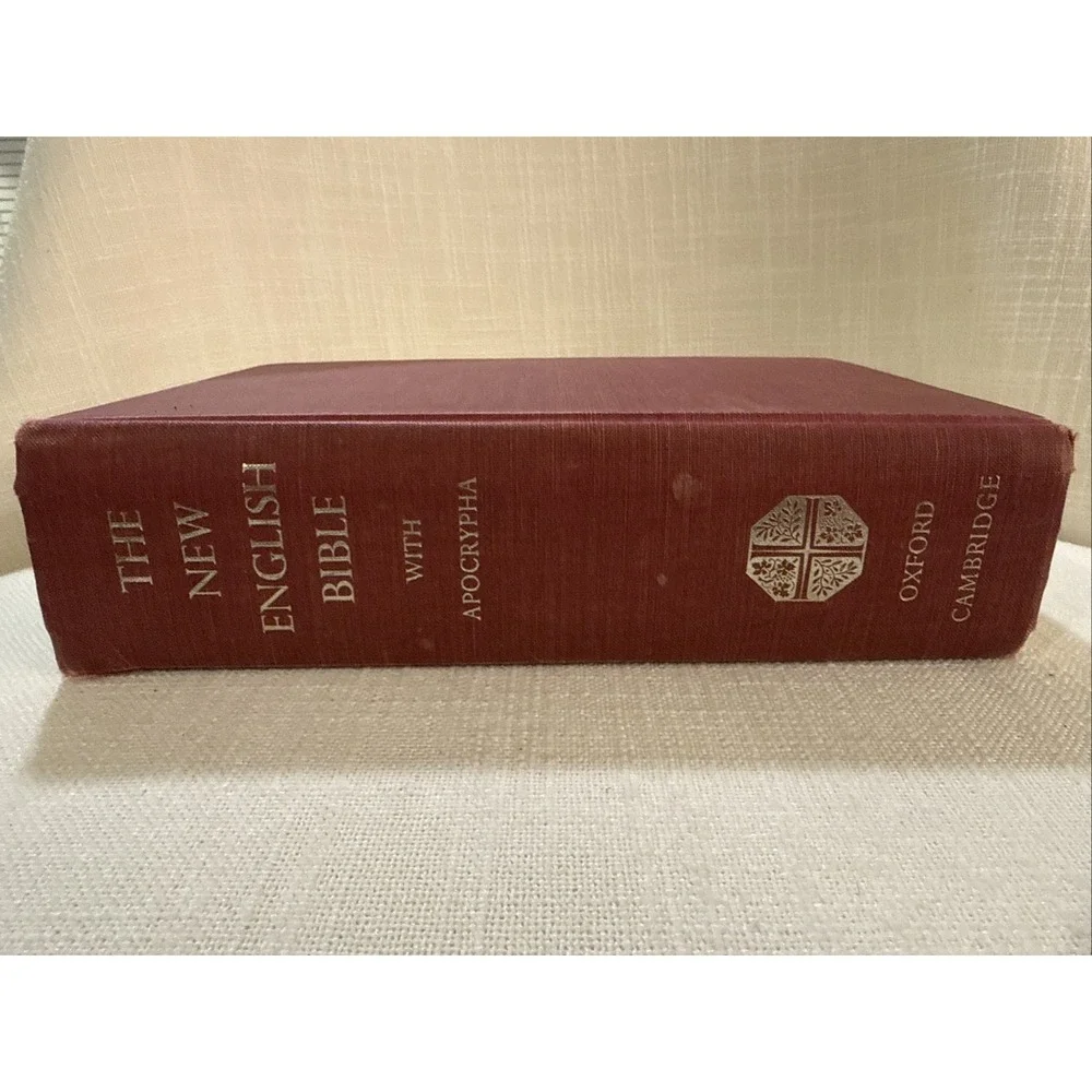 The New English Bible with the Apocrypha, Oxford/Cambridge University Press 1970